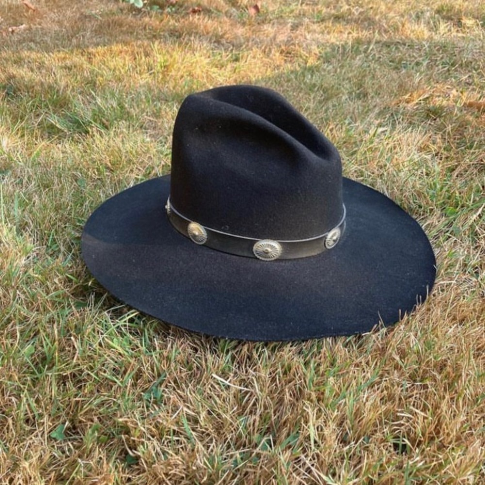 Quality Wool Hat with Silver Buckle Detail